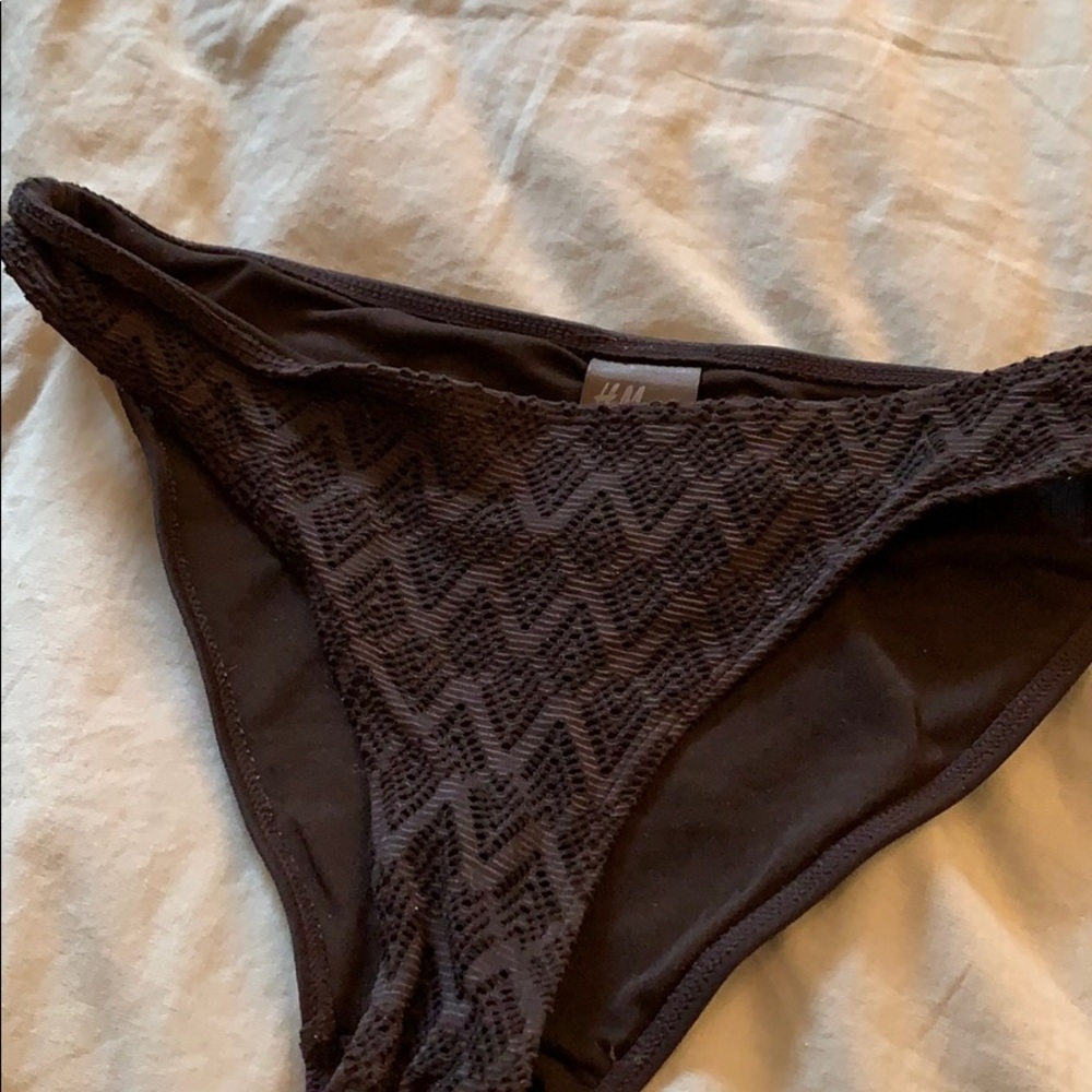 Black bottoms